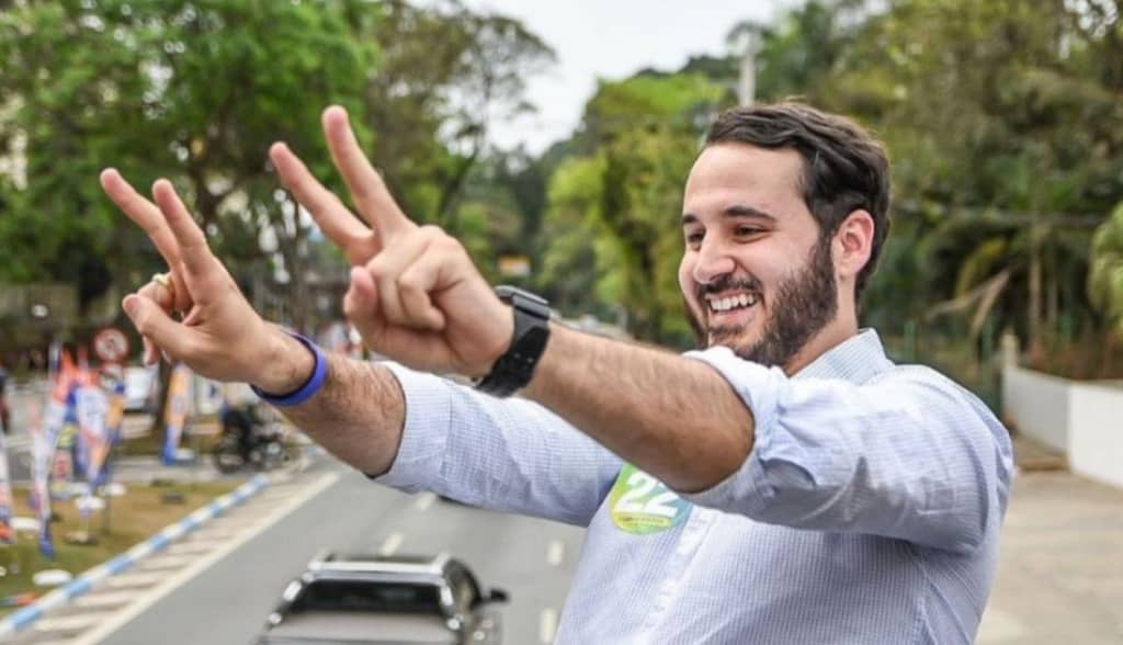 Lucas Sanches abre 8,6 pontos de vantagem sobre Elói no 2° turno em Guarulhos-SP