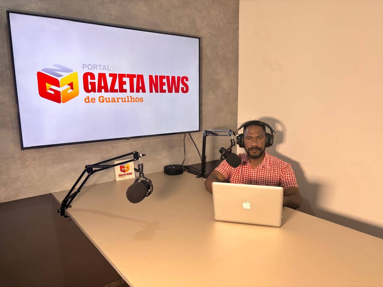 Gazeta News Guarulhos: O Podcast que Alcança 7 Milhões e Deslumbra com Notícias e Entretenimento!