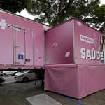 Carreta da Saúde da Mulher está na praça Getúlio Vargas com atendimento diário e exames por agendamento