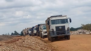 Guarulhos: Sete caminhões apreendidos por descarte irregular de resíduos