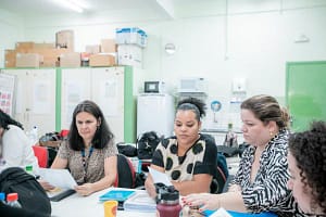 Professores da rede municipal participam de formação do programa Leia