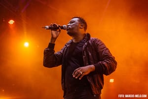 Marquinhos Gomes regrava “Não Morrerei” com feat de grupo de pagode
