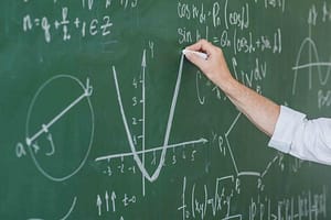 Prefeitura oferece curso preparatório de português e matemática