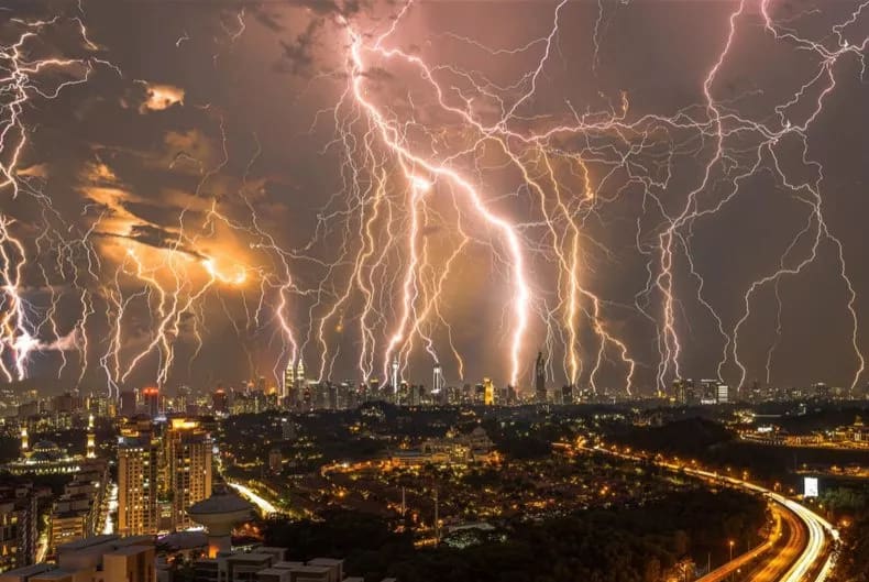 SP em Alerta: Temporais com Chuvas Intensas e Ventos Fortes neste Fim de Semana