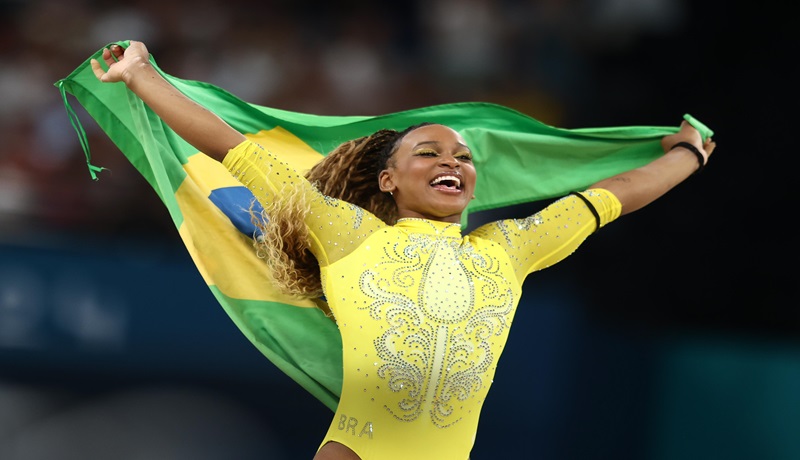 Rebeca Andrade conquista a prata no individual geral da ginástica artística em Paris 2024