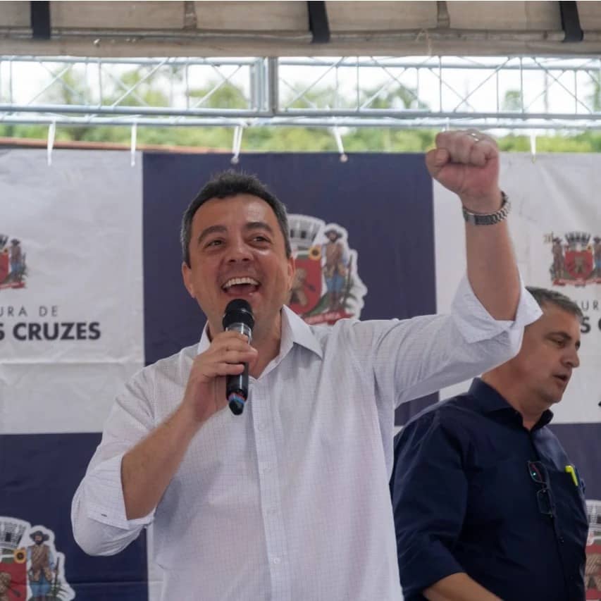 Eli Corrêa Filho entrega 32 casas com energia solar em Mogi das Cruzes - um novo lar para famílias