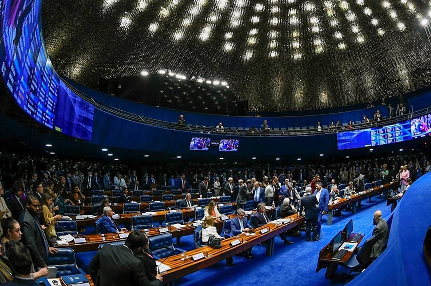 Senado aprova marco regulatório da IA: O que muda com a nova lei?